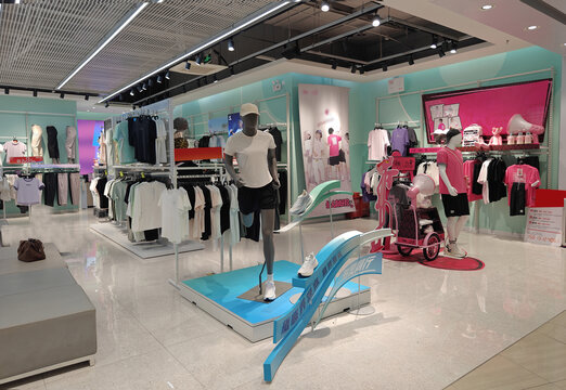 鞋帽零售商店 時(shí)尚與實(shí)用的完美結(jié)合